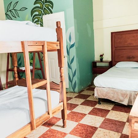 Hostal Eden Moyogalpa Bagian luar foto