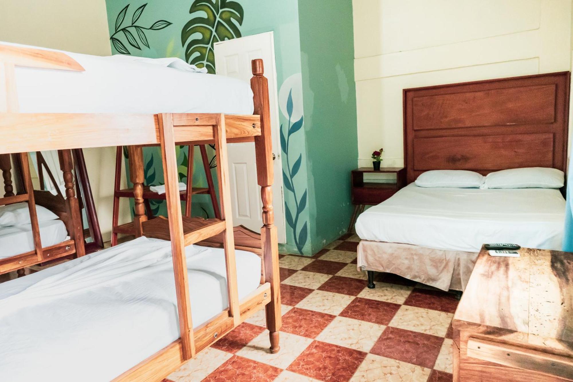 Hostal Eden Moyogalpa Bagian luar foto