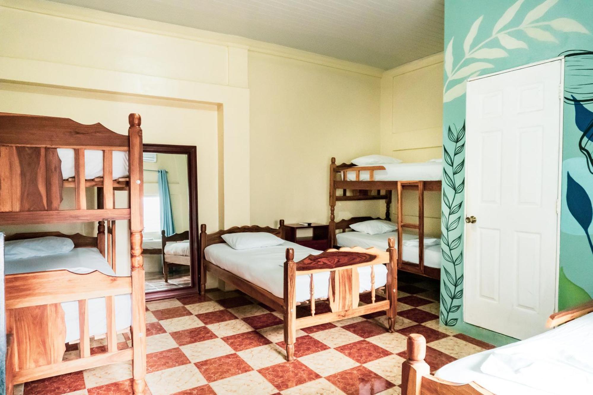 Hostal Eden Moyogalpa Bagian luar foto