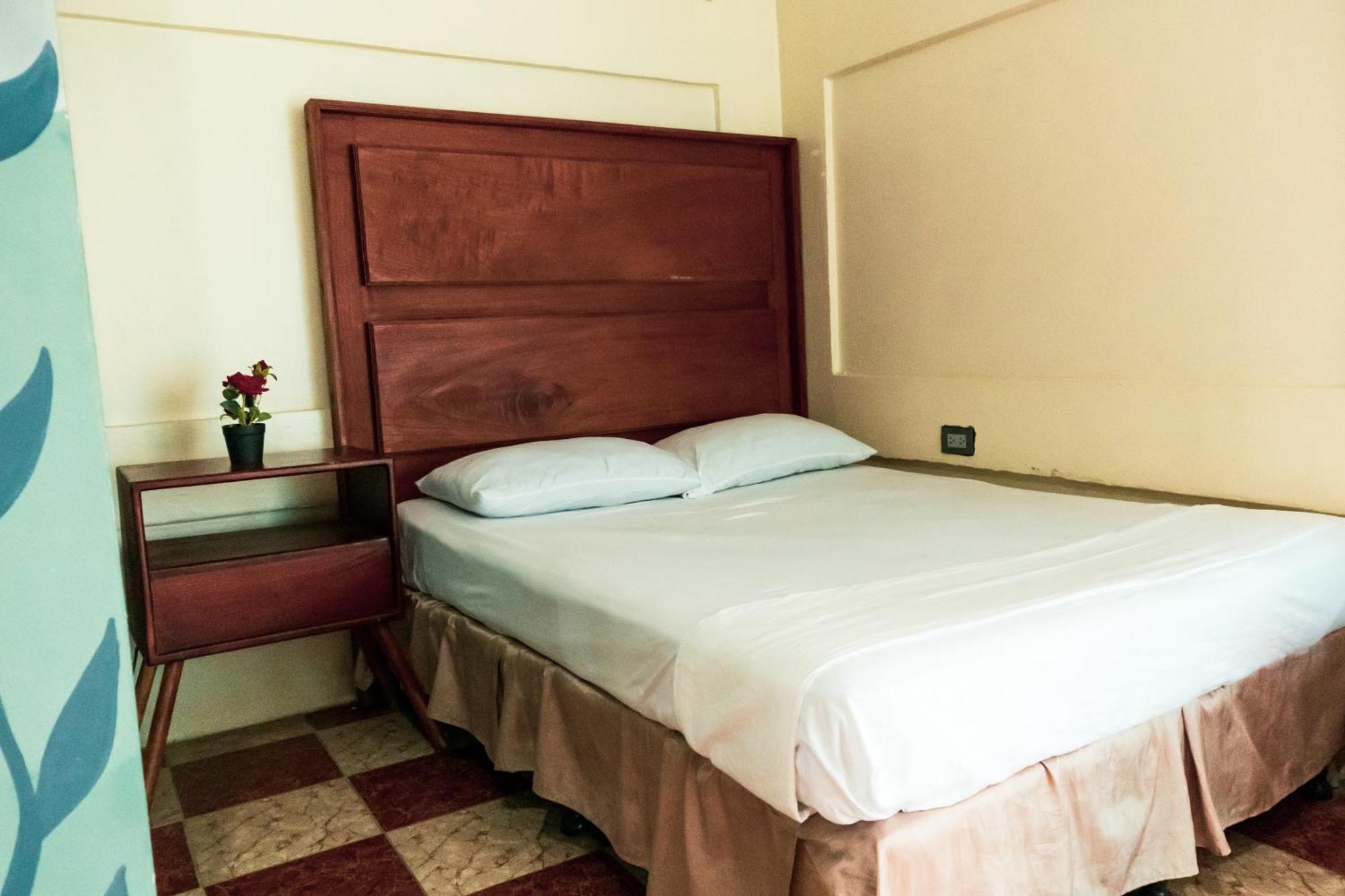 Hostal Eden Moyogalpa Bagian luar foto
