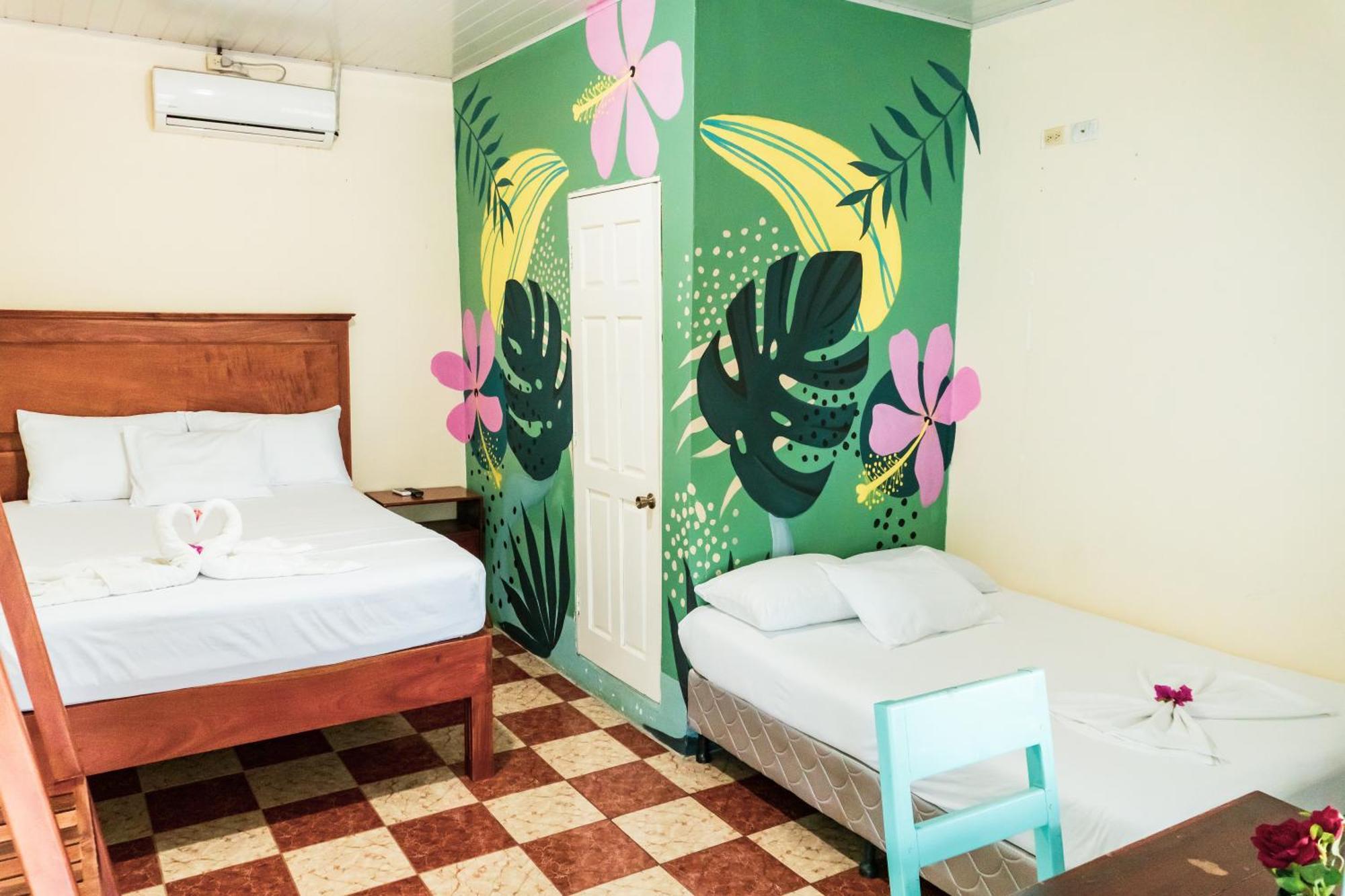 Hostal Eden Moyogalpa Bagian luar foto
