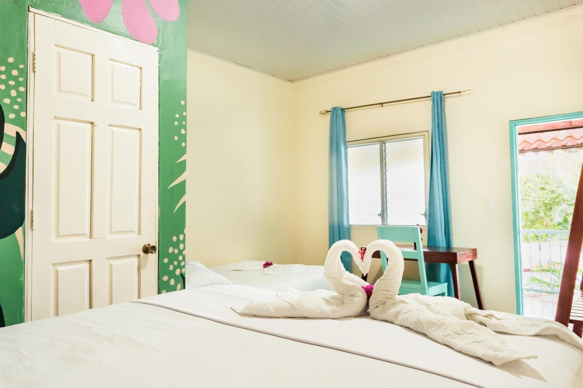 Hostal Eden Moyogalpa Bagian luar foto