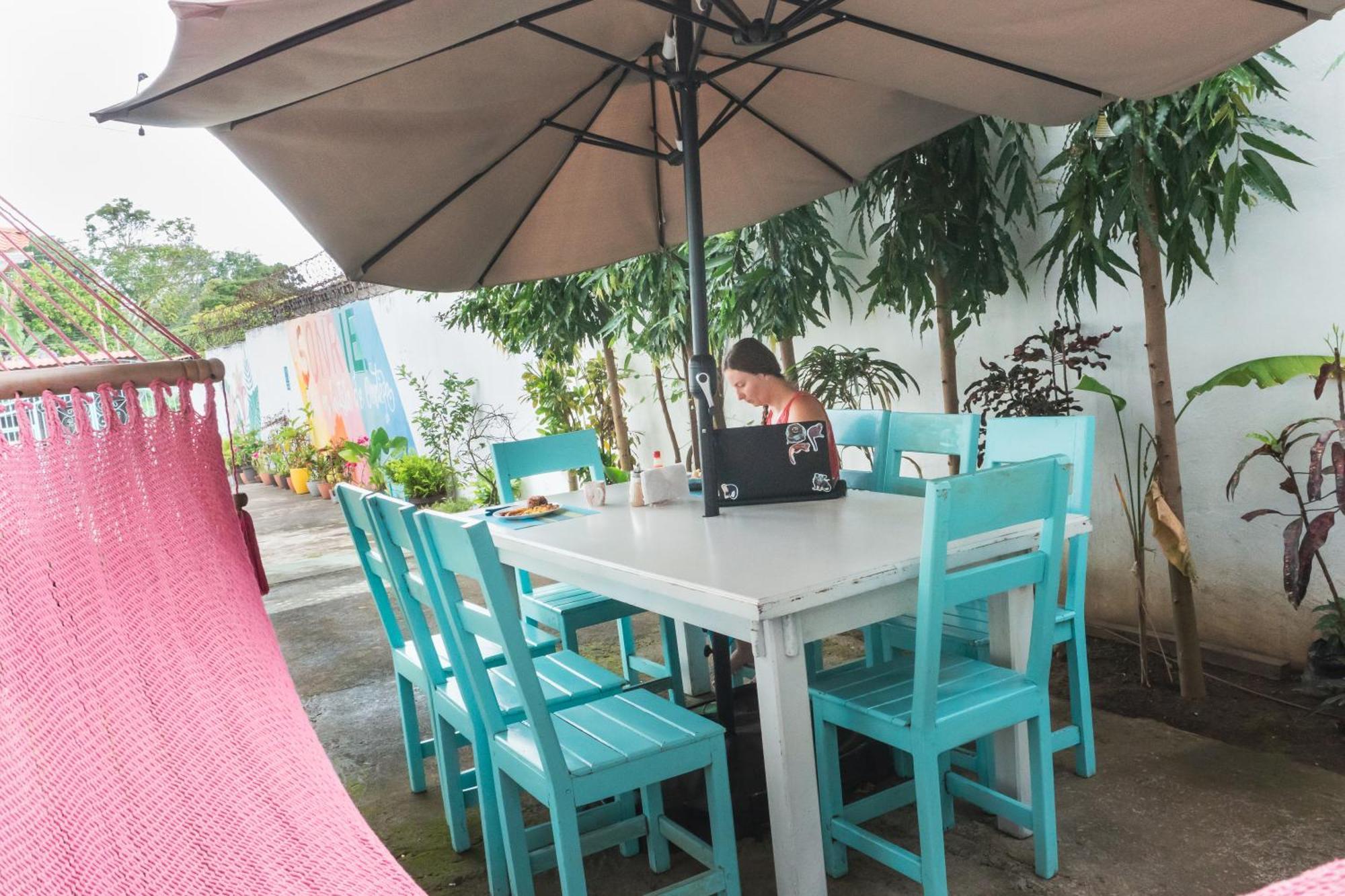 Hostal Eden Moyogalpa Bagian luar foto