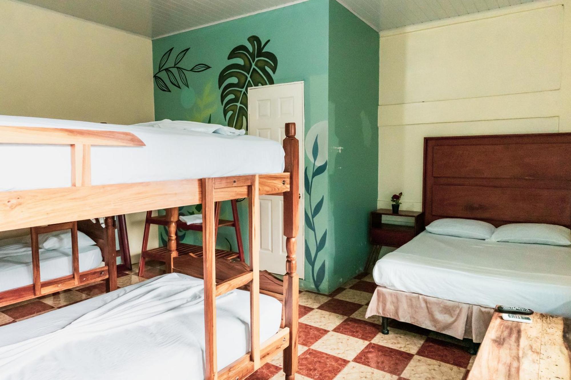 Hostal Eden Moyogalpa Bagian luar foto