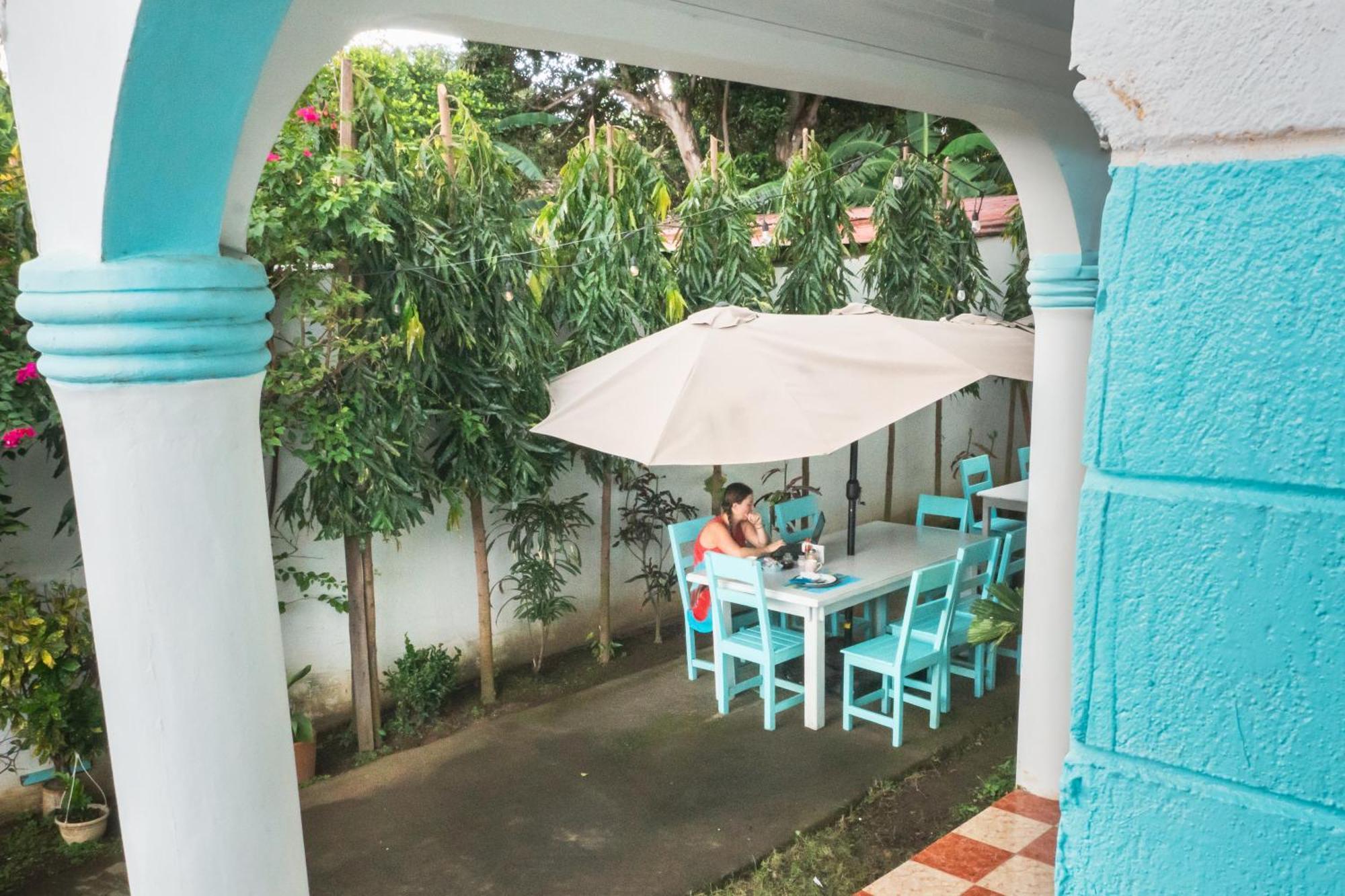 Hostal Eden Moyogalpa Bagian luar foto