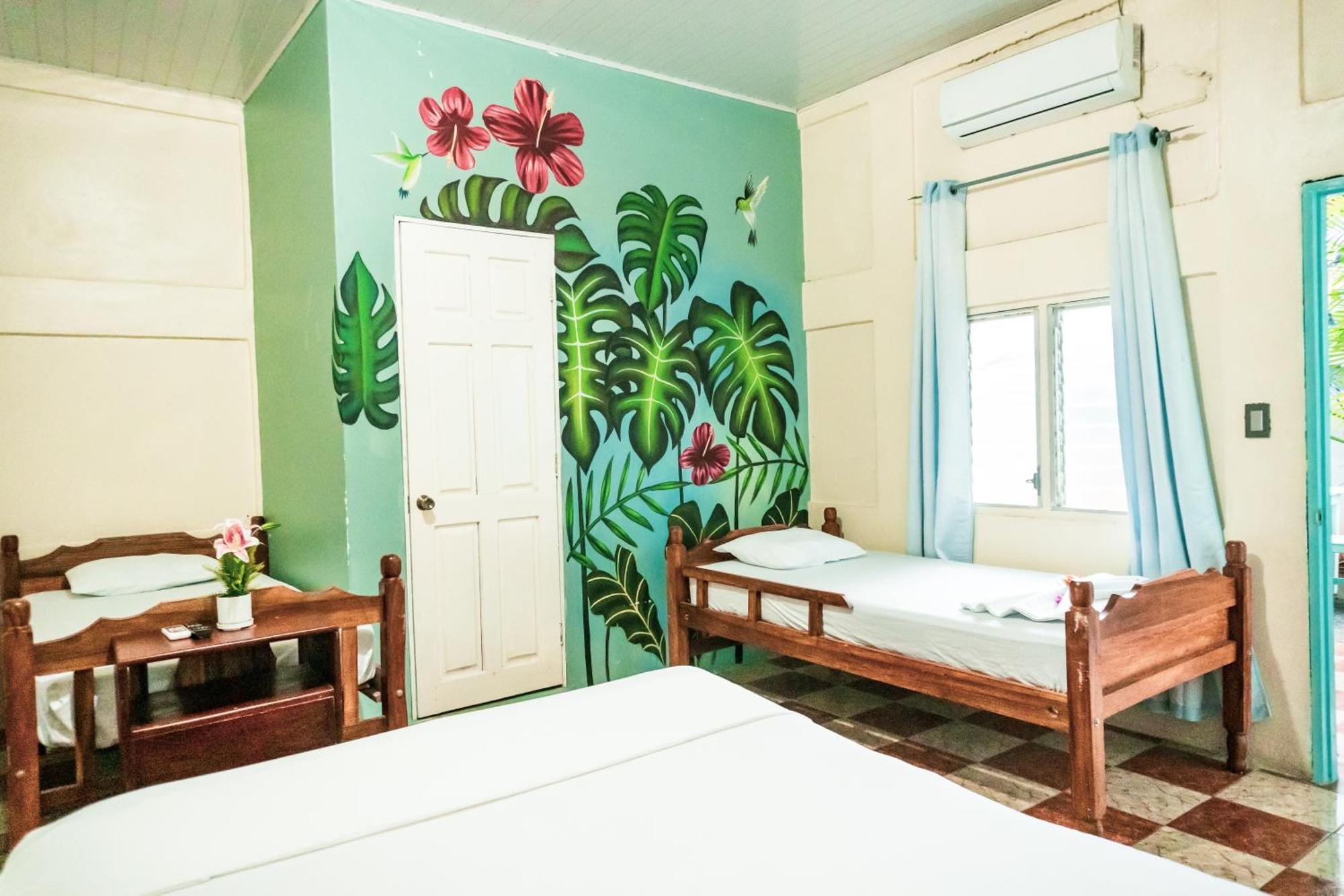 Hostal Eden Moyogalpa Bagian luar foto