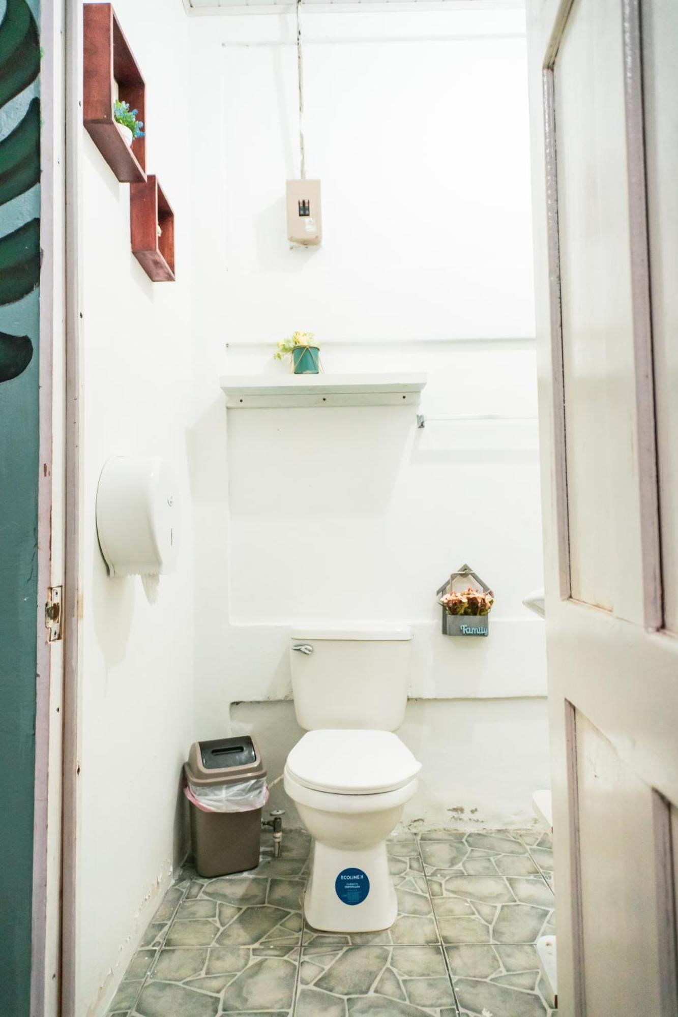 Hostal Eden Moyogalpa Bagian luar foto