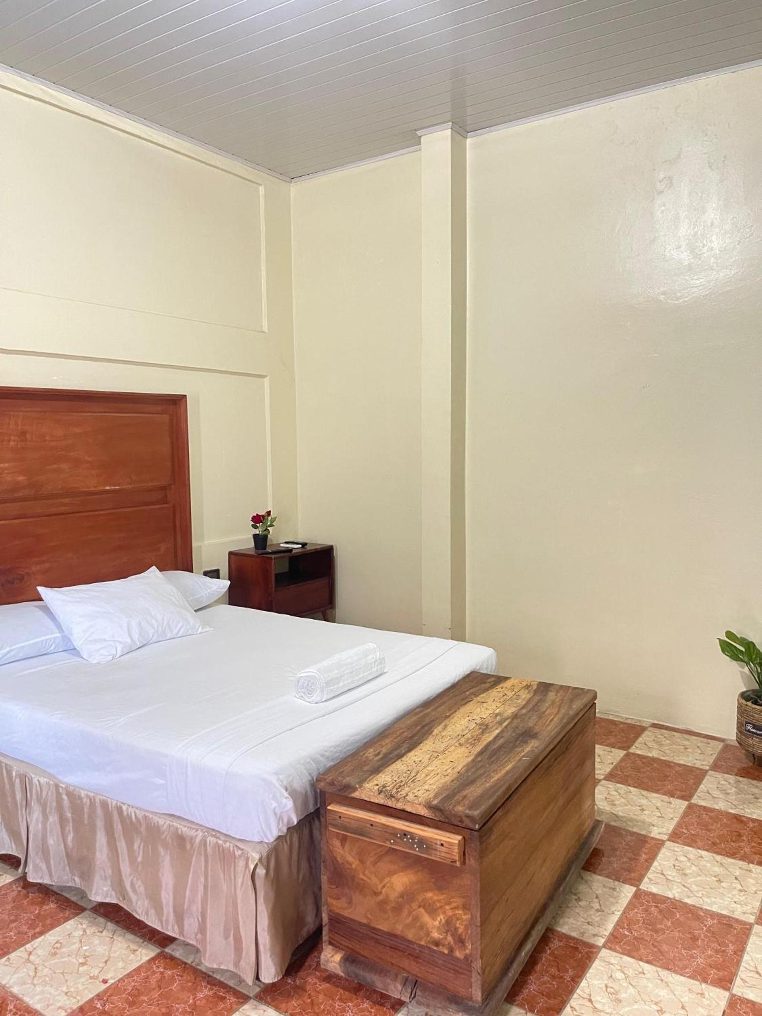 Hostal Eden Moyogalpa Bagian luar foto