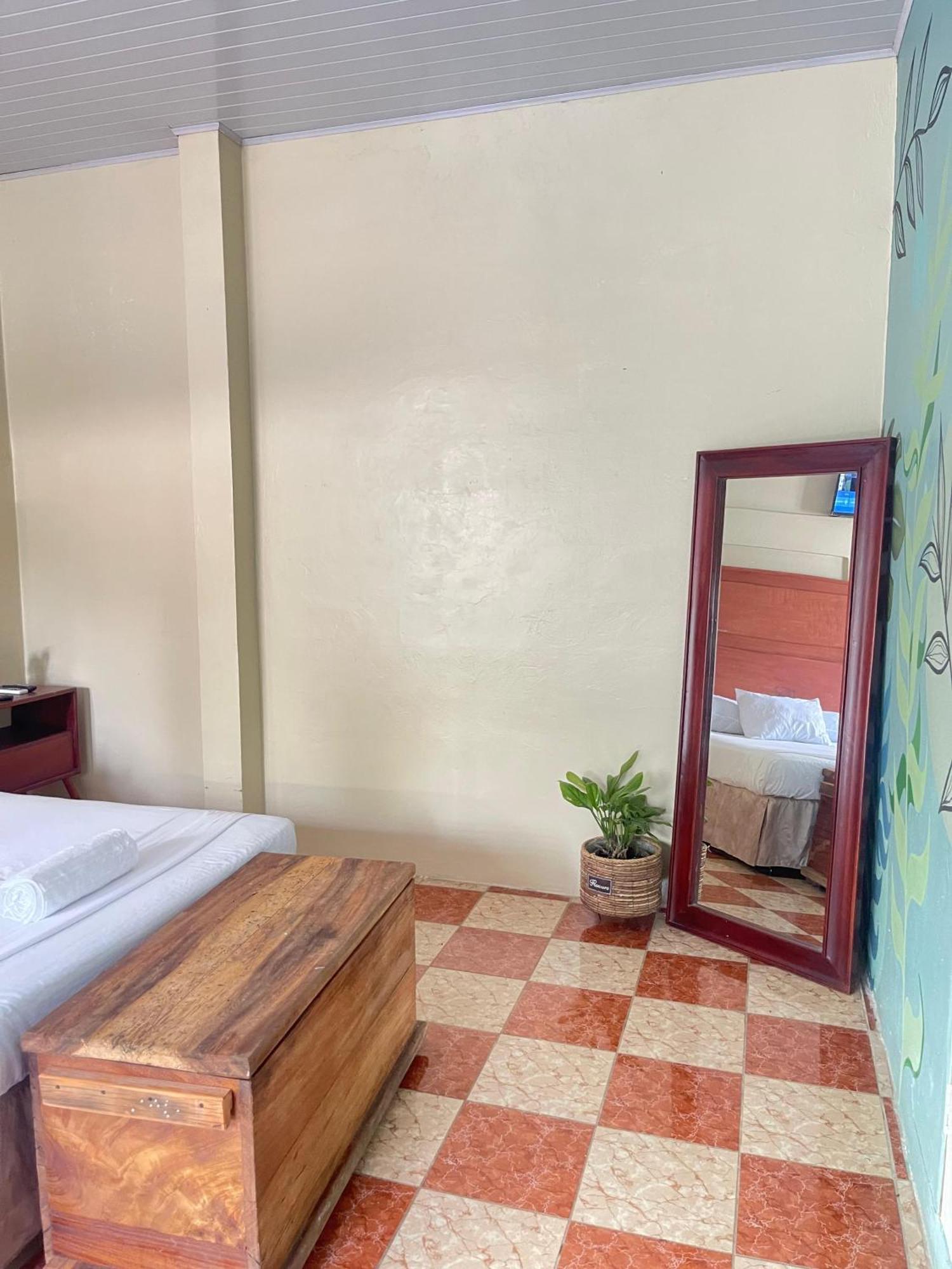 Hostal Eden Moyogalpa Bagian luar foto
